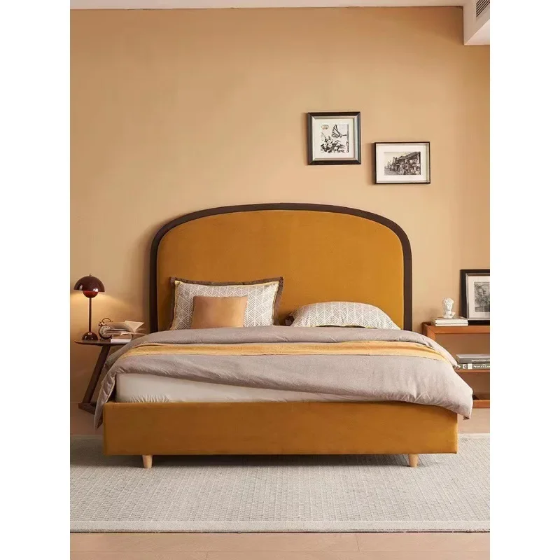 

Light French retro cream wind double bed light luxury modern simple master bedroom small apartment flush edge velvet fabric bed