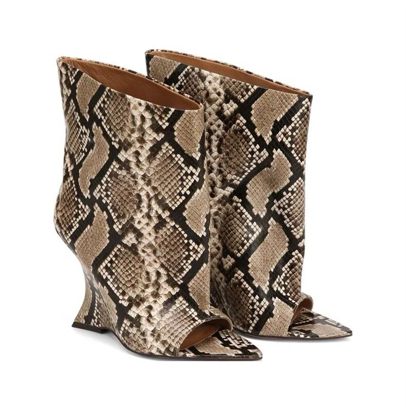 الربيع والصيف جديد فم السمكة المنحدر عالية الكعب المرأة المفتوحة مسننة أحذية قصيرة، أحذية باردة الموضة وأشار المألوف