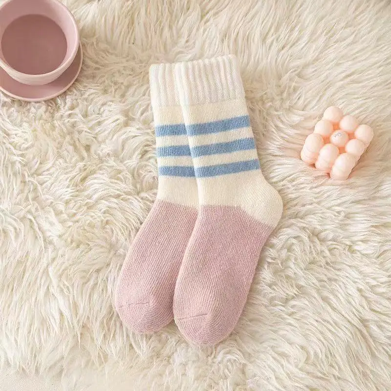 4 pares grosso aconchegante thermo feminino meados de bezerro meias escola outono inverno térmico quente fofo curto meias quentes para meninas conjunto de meias de aperto
