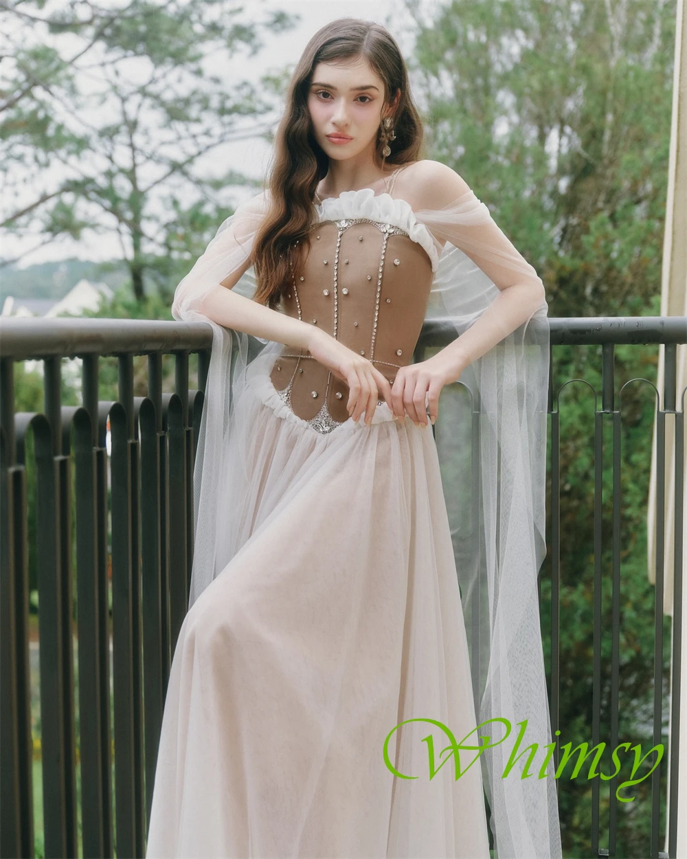 فستان سهرة أنيق مخصص بدون حمالات من التول فساتين حفلة موسيقية كريستالية رقيقة شفافة بأكمام طويلة فساتين مناسبة خاصة