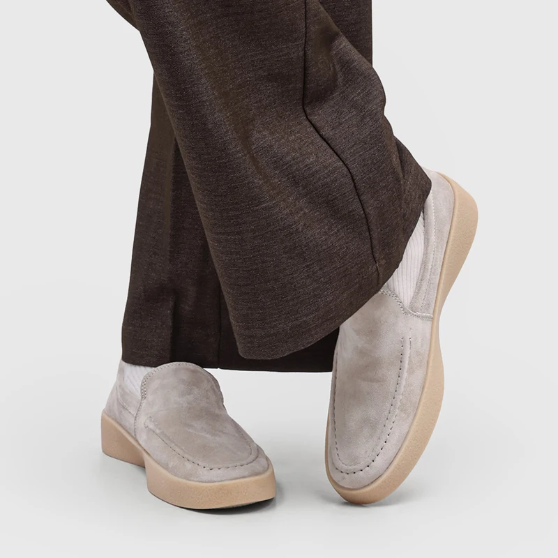 Men Retro Suede Pleated Loafers Are Breathable Comfortable Soft Lightweight Suitable for Commuting Driving Leisure Lazy Shoes