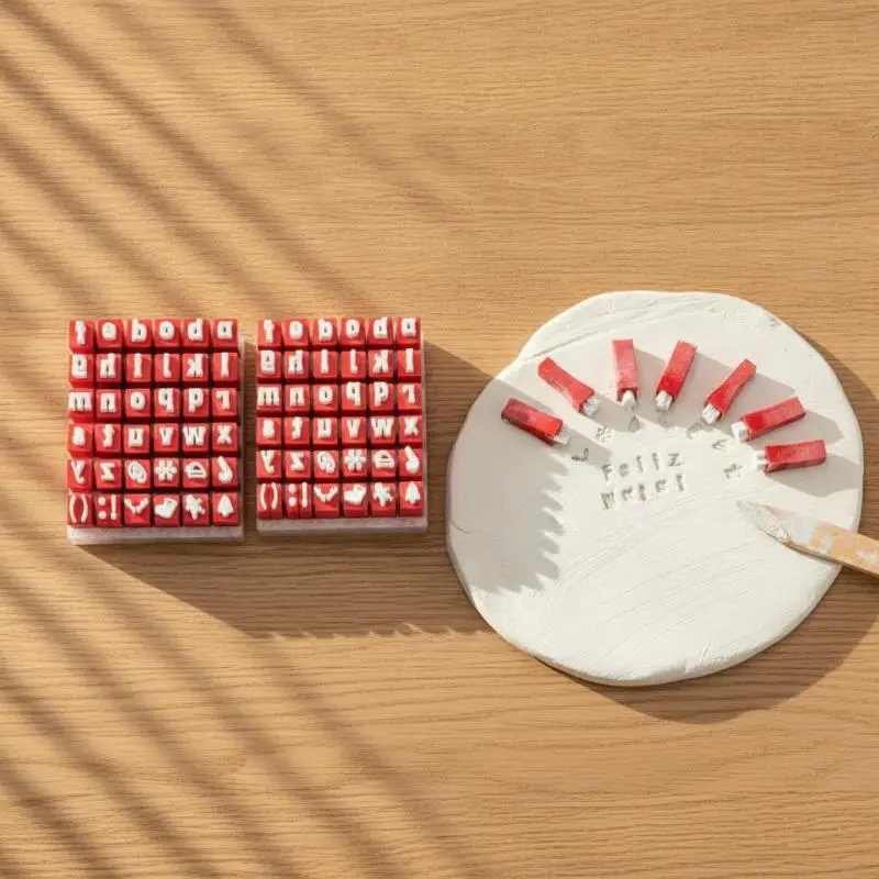 Weihnachts-Stempelset mit Kleinbuchstaben aus Ton, wiederverwendbare, formstabile Formen für DIY-Töpferei, handgemachte Heimdekoration. – Detail 2