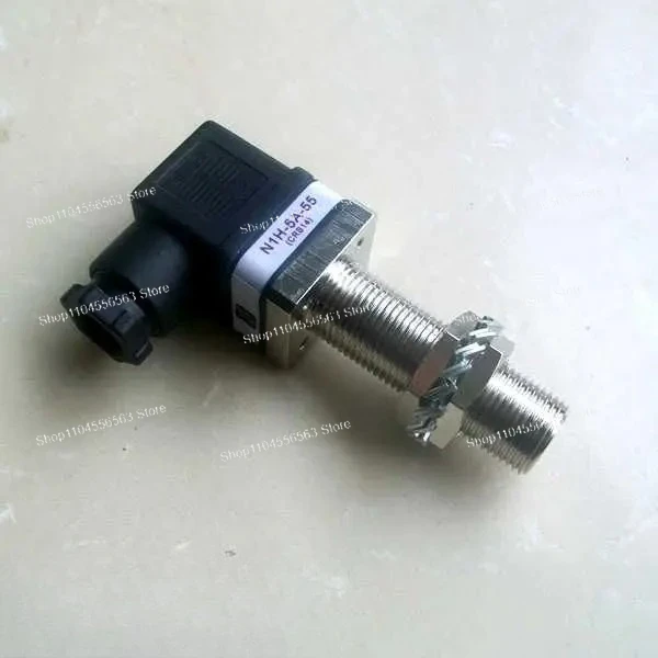 N1H-5A-55 مستشعر السرعة مسبار قياس سرعة تروس القاعة M18 * 1.5 يمكن استخدام الدفع والسحب الخالي من المغناطيس على اللوحة