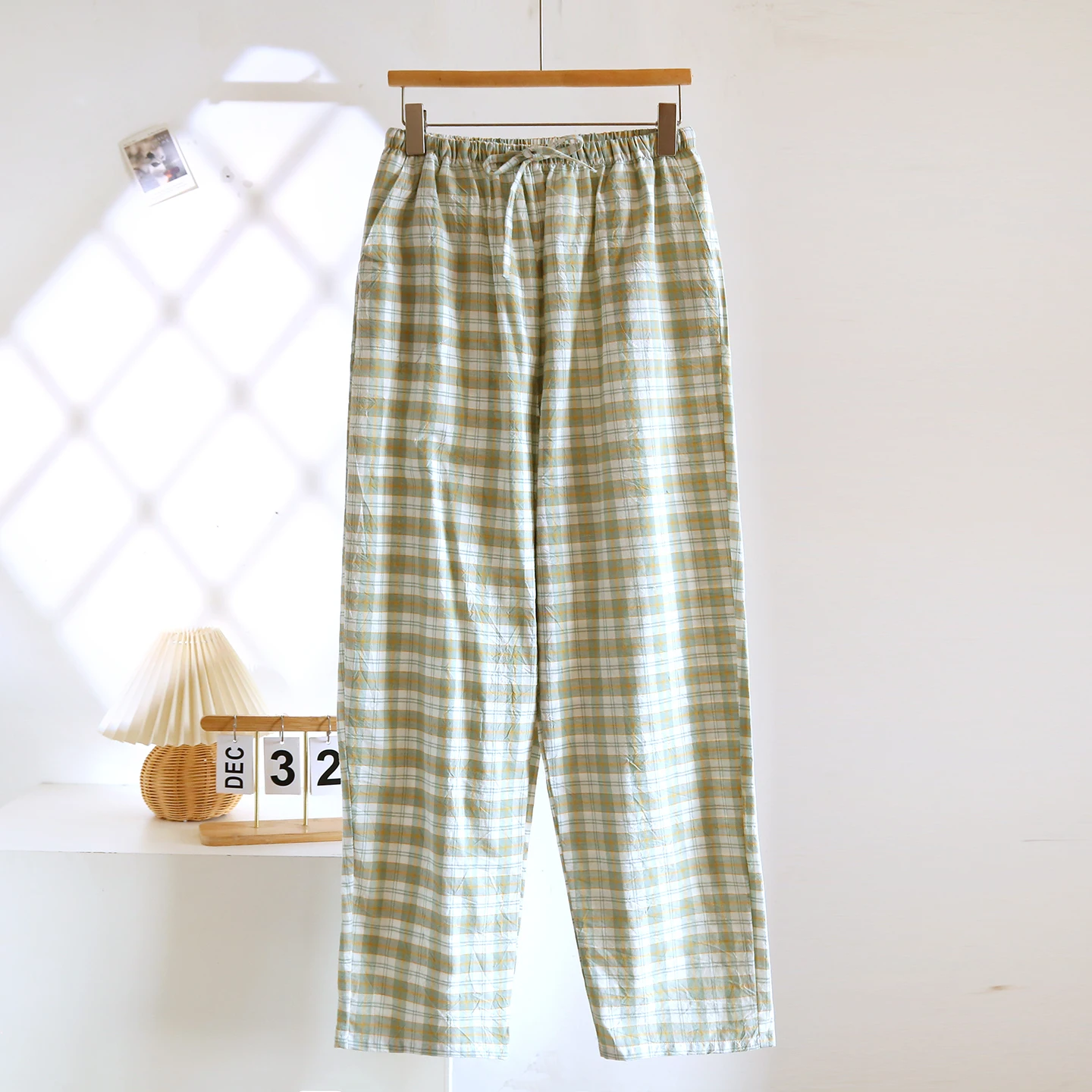 Men's fresh green plaid trousers