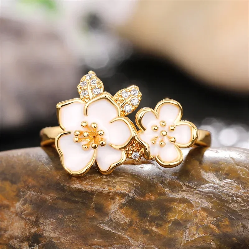 New Aesthetic Flowers Women Rings Gold Color Romantic Female Finger-ring for Wedding Party Handmade Enamel Accessory Jewelry