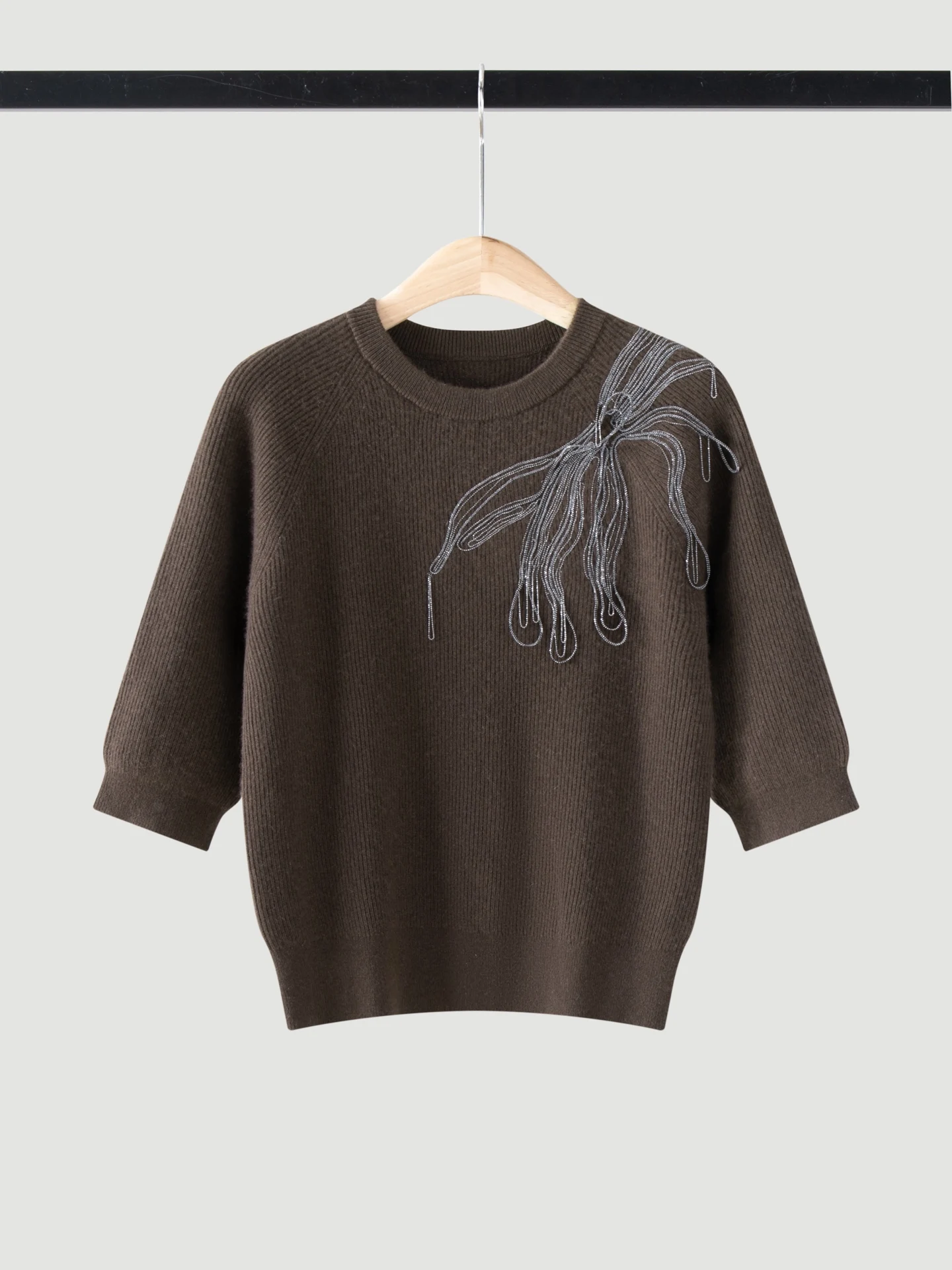 Women'S Fall/Winter 2026 Round-Neck Short-Sleeve Cashmere Sweater With Intricate Beaded Floral Design—A Versatile Cashmere Top