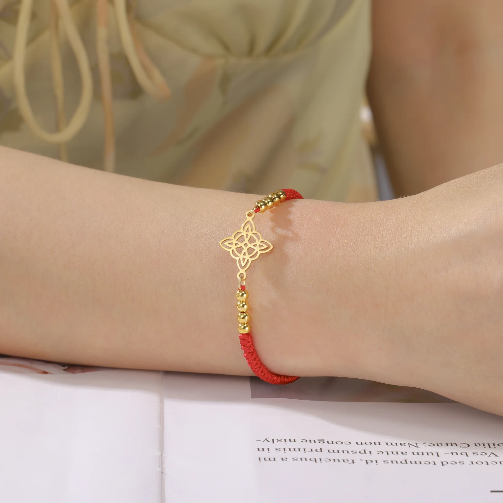 Lucktune Witch Knot…