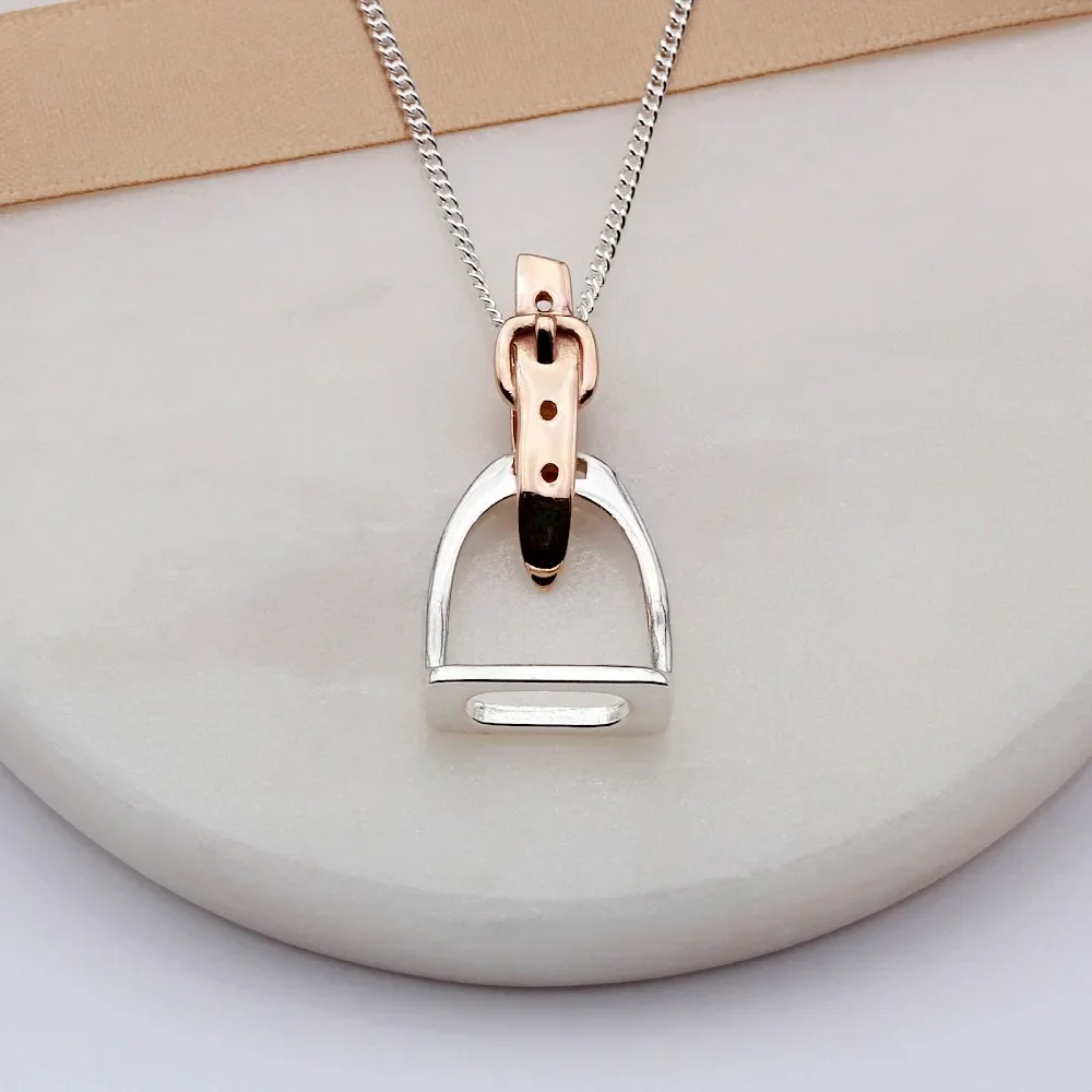 2024 New 925 Silver Sterling Lucky Horse Hoof Pendants Horseshoe Bit Necklaces For Women Girl Fashion Jewelry Valentine Gifts