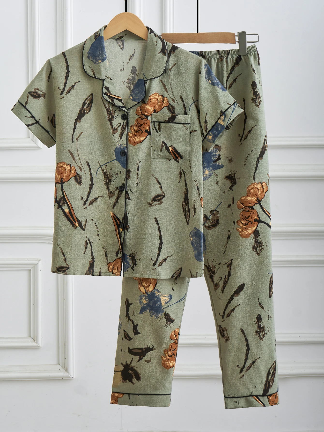Retro Green Floral Pajamas for Women, Casual Short Sleeve Long Pants Sleepwear, Comfy Loungewear Set for Spring Summer