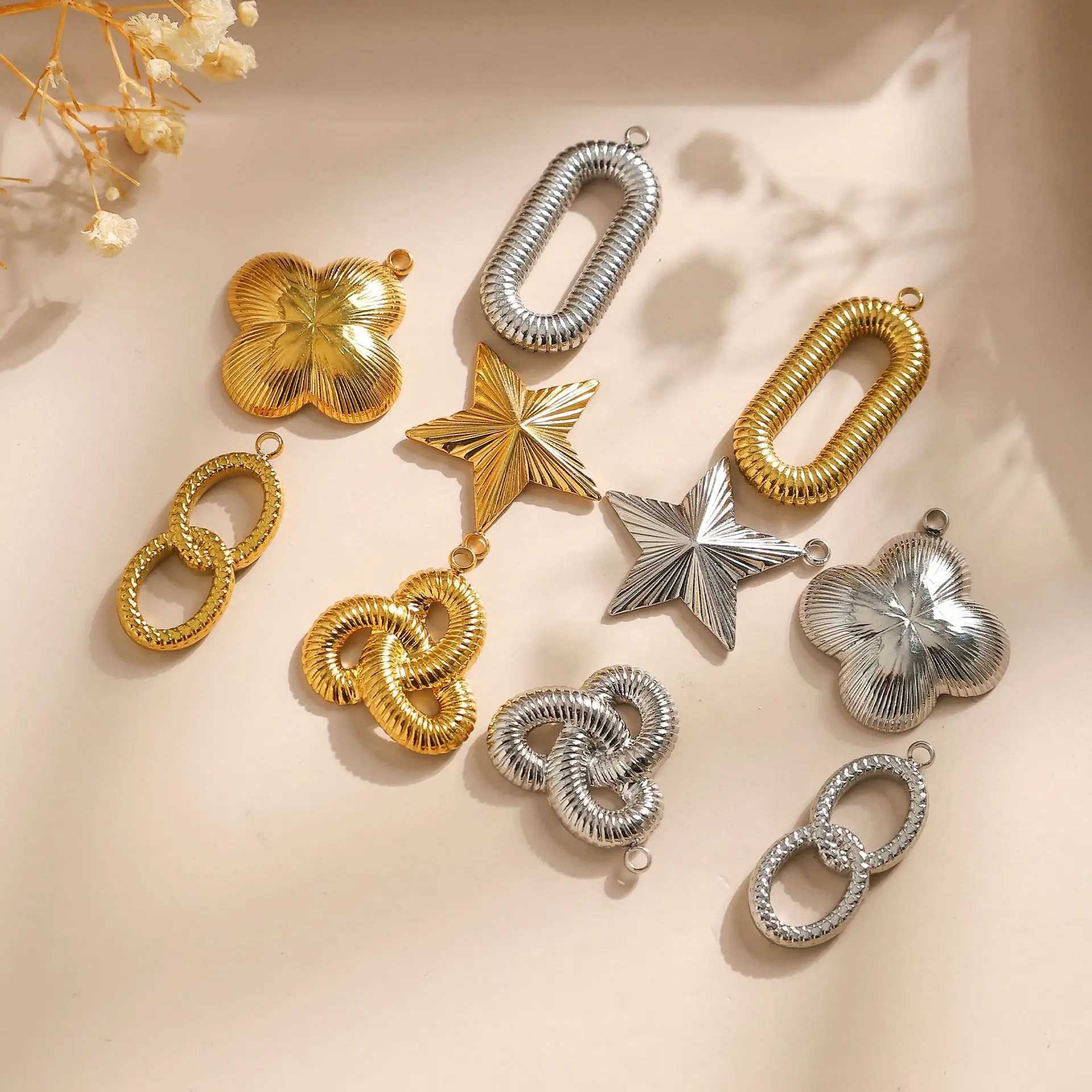 

5pcs Stainless Steel Pendant Charms Star Hollow Flower Pendants Diy Necklace Bracelet Earrings Jewelry Making Accessories
