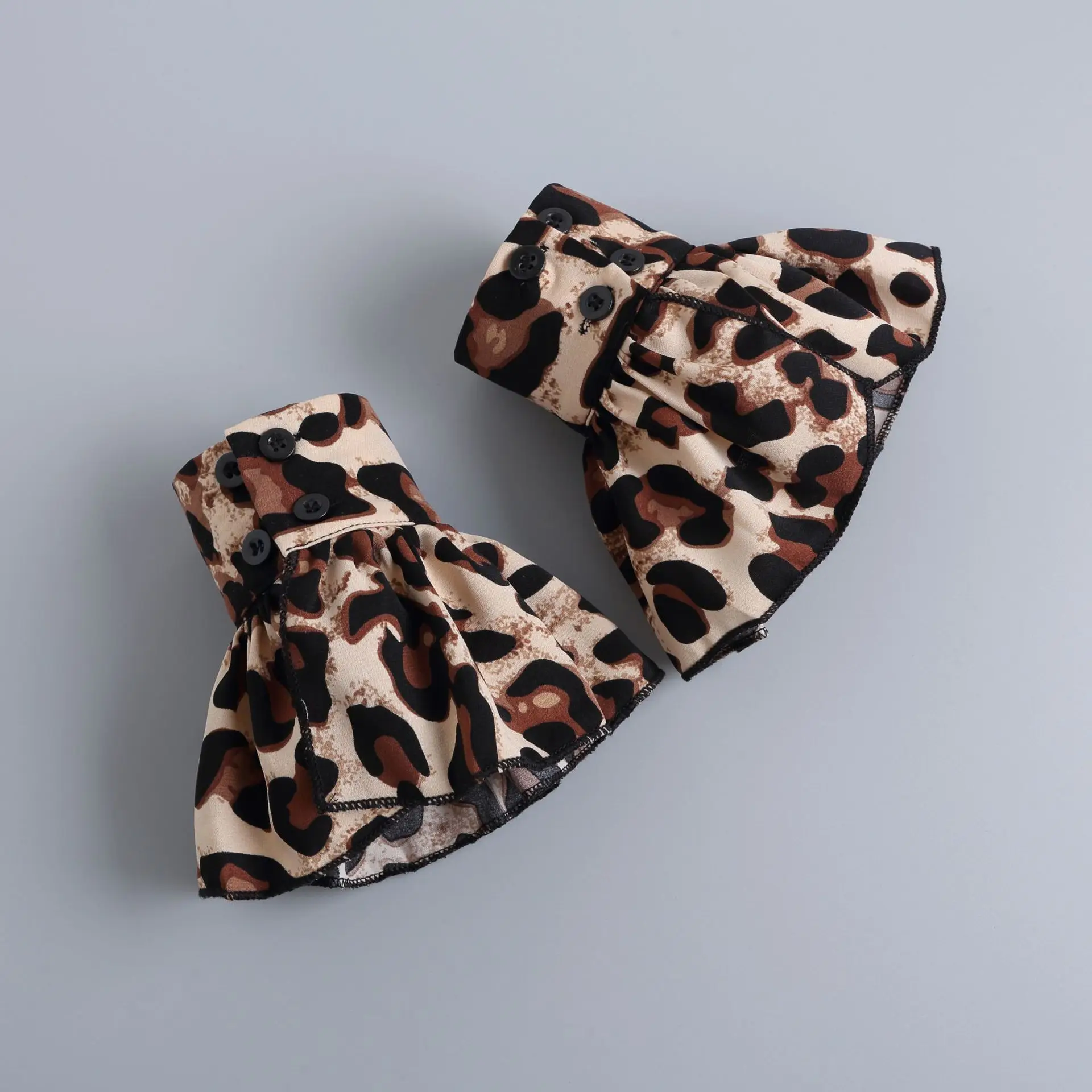 Womens Leopard Print Pointed Collar Shirt Fake Collar and Fake Sleeve Cuff Fashionable Suits Lapel Detachable Collar Decoration