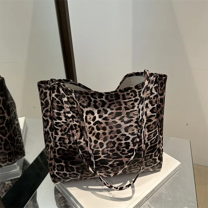 Fashion Casual Tote Bag Leopard Print Large Capacity Temperament Underarm Bag