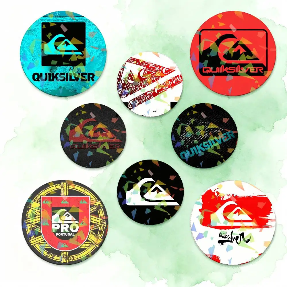 Insignia Redonda Q-QuIkSIlvEr-R de Moda para Accesorios de Mochila, Broches Láser, Joyería y Regalos