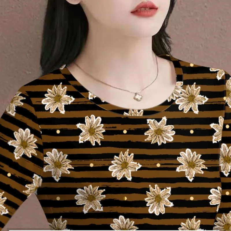 Autumn and Winter Women's Long Sleeved Bottom Loose New Round Neck Tie Dye Thin Fashion Printing Striped Pullover T-shirt Tops