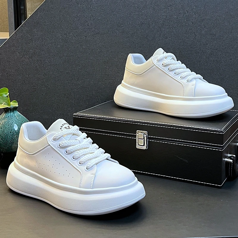 New Arrival Men Korean Version Simple and Versatile White Sneakers Spring Summer Autumn Luxury Designer Trending Casual Shoes