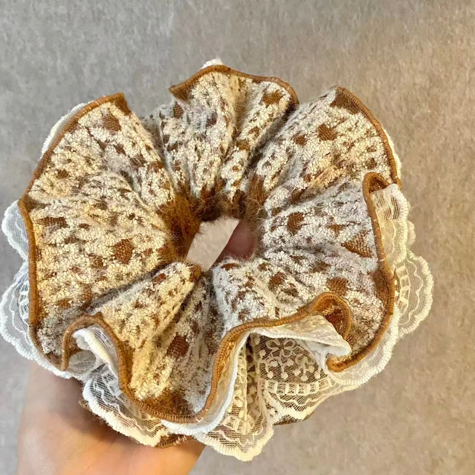 Chouchous tricotés en dentelle Vintage marron, accessoires pour cheveux pour femmes, tendance automne hiver, tissu doux, attaches pour cheveux mignonnes pour un usage quotidien