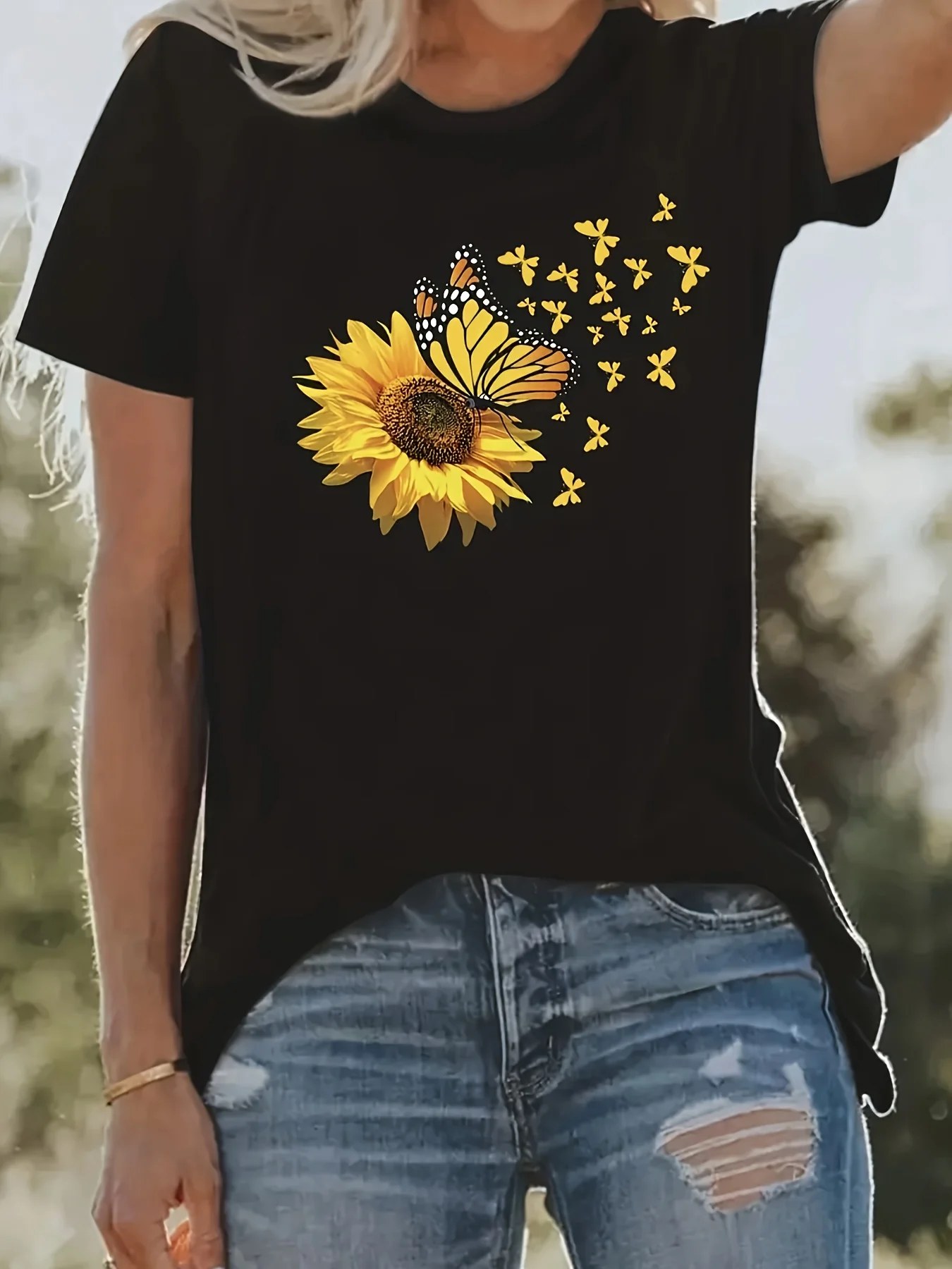 

Sunflower & Butterfly Print Crew Neck T-shirt, Casual Short Sleeve Top For Spring & Summer, Women's Clothing