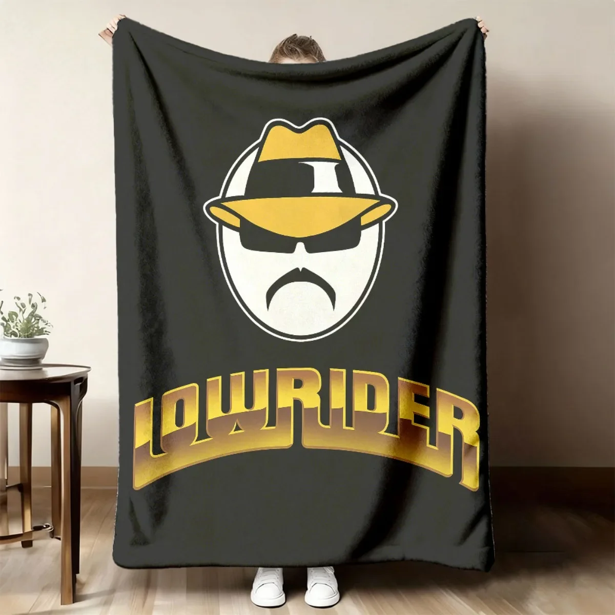 Custom 2026 New Arrivals 1pc Retro Lowrider Logo Flannel Blanket Soft Microfiber, Vintage Pattern Design, All-Season Comfort Thr