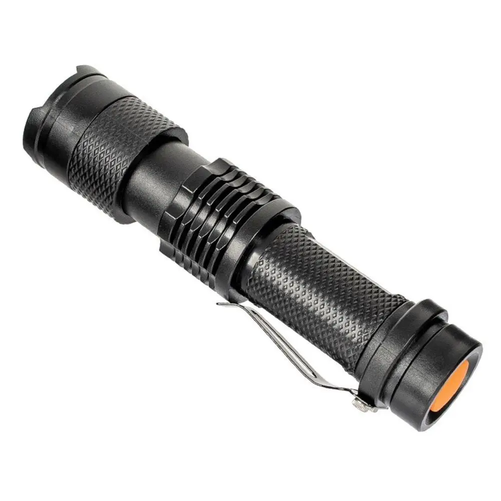 Torcia a LED alimentatore a doppio scopo Zoom telescopico torcia tattica piccola luce portatile per campeggio di emergenza all'aperto