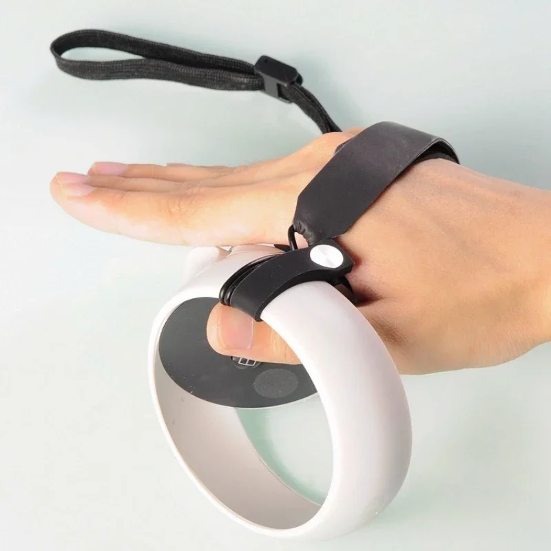 The hand strap refers to  tiger, and   strap does not leave the hand to improve  sense of immersion