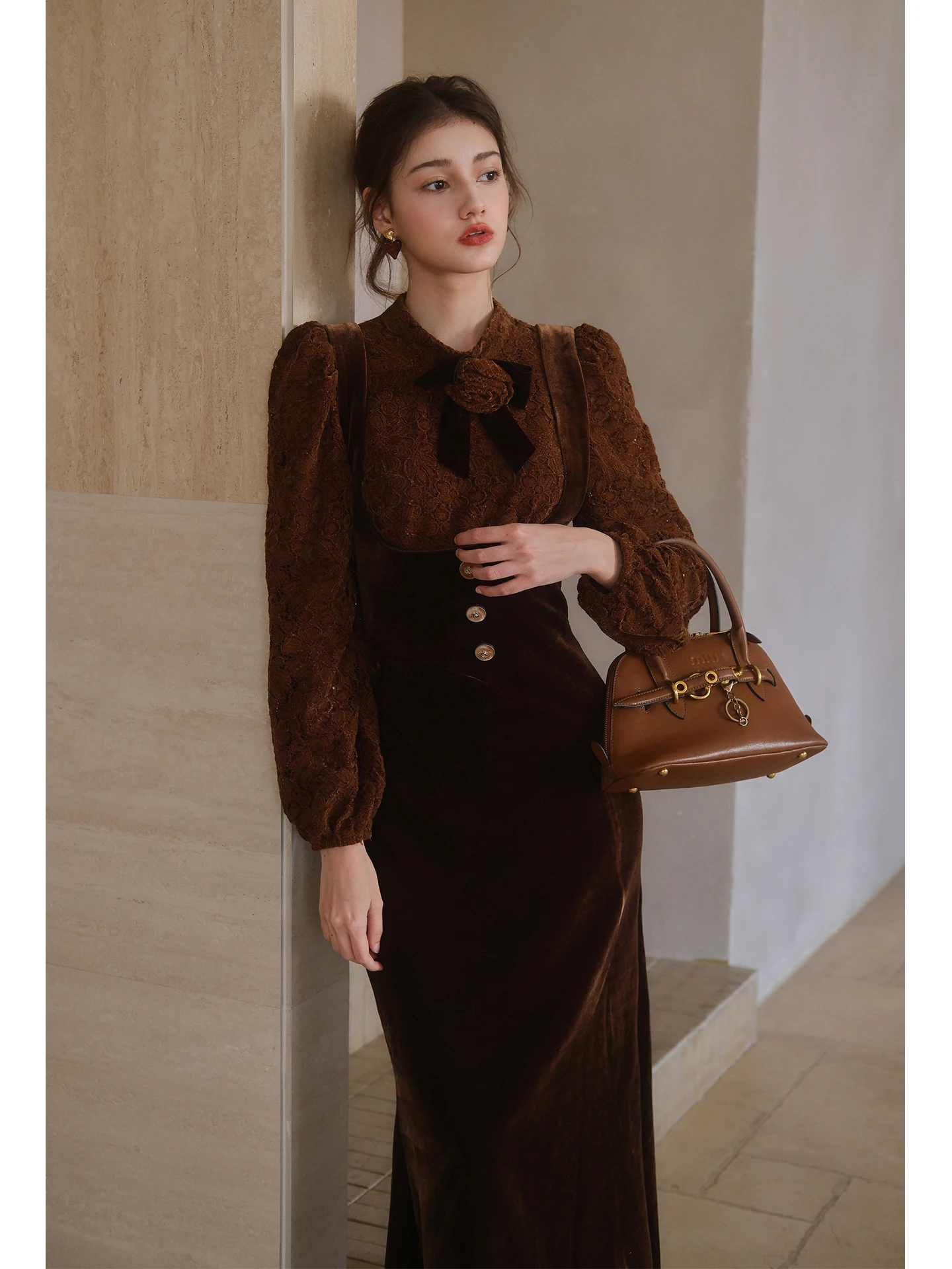 

Комплект из бархатного топа и юбки с поясом от Auntie Pan: модный французский стиль, длинный рукав, высокая талия, осенняя коллекция для женщин