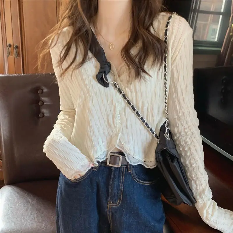 GIDYQ Elegant Korean Shirt Women Casual Lace Patchwork Cropped Tops Fashion Female Folds Loose Long Sleeve Shirt New