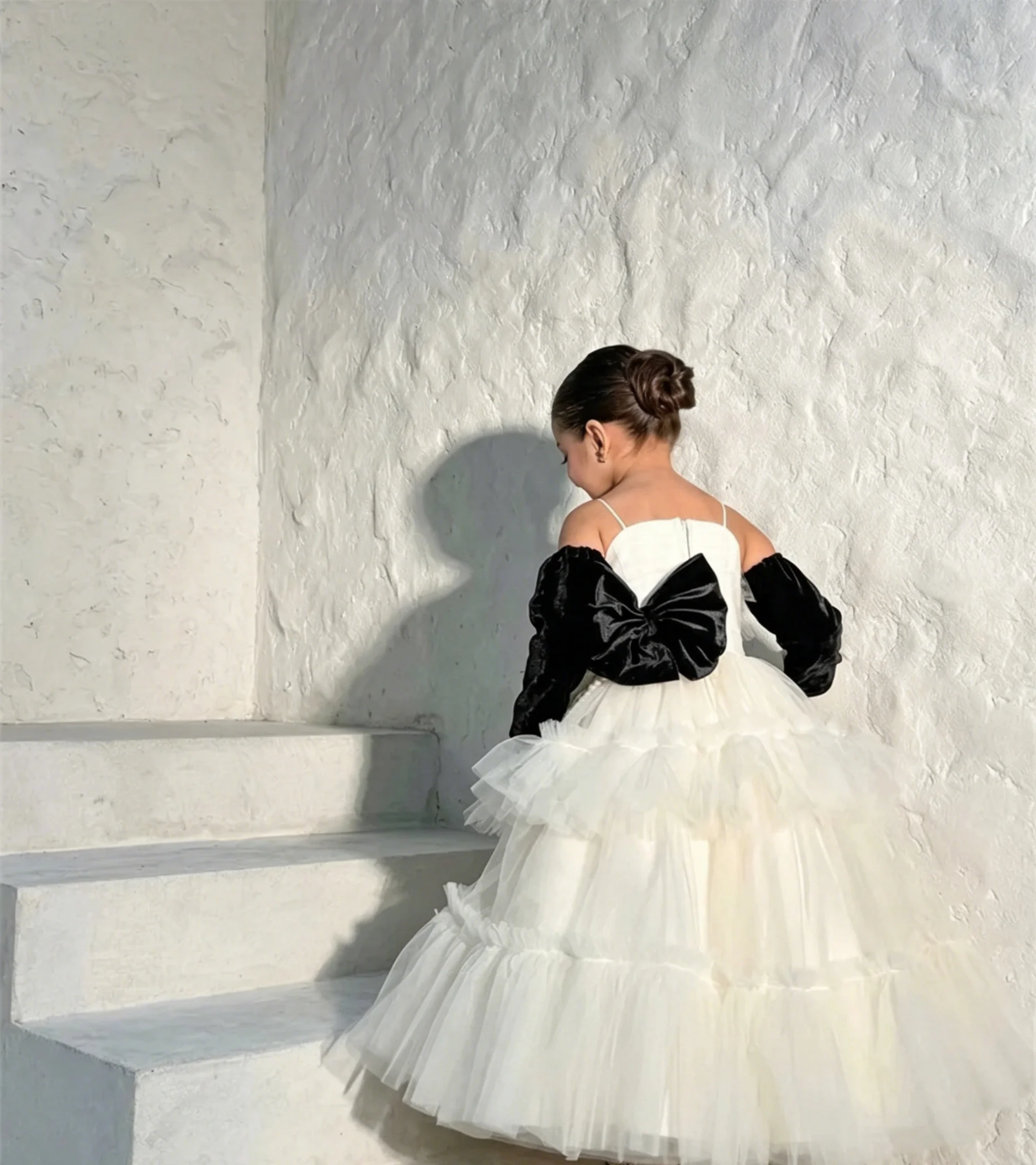 Princess Flower Girl Dresses for A-Line with Black Bow Tulle Tiered Kids Birthday GownsWedding First Communion Gowns Customized