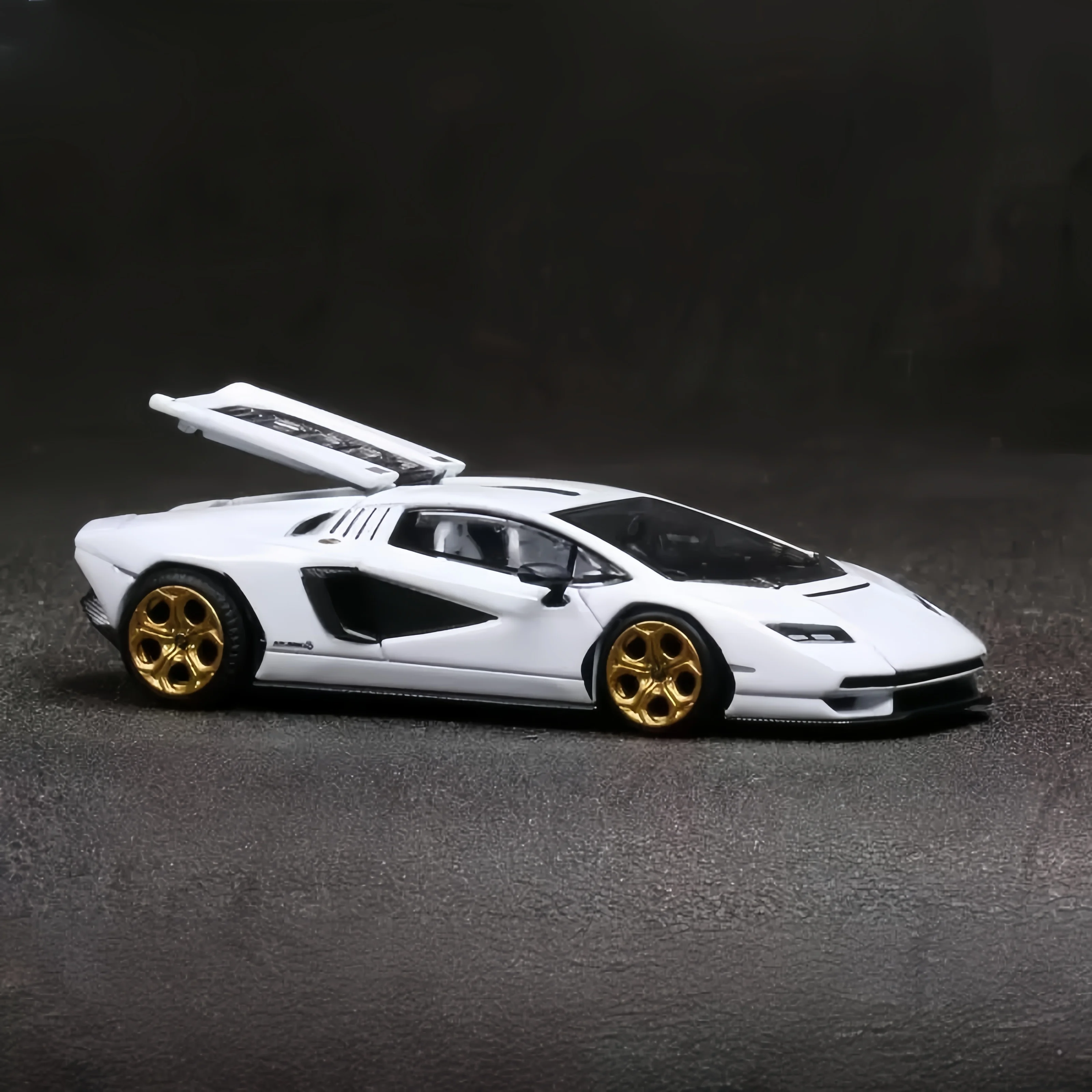 POPRACE 1/64 Countach LP800 model samochodu ze stopu
