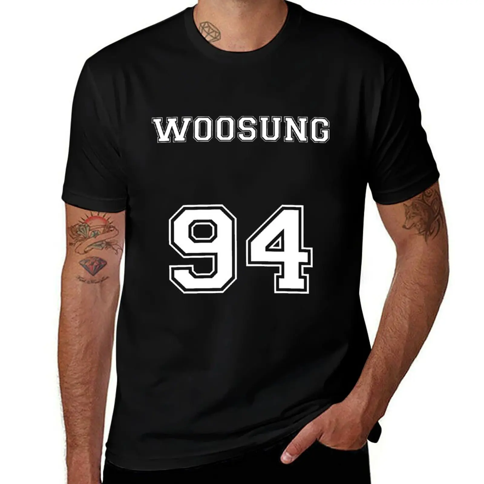 

Woosung 94 Varsity T-Shirt Casual Daily Wear Short Sleeve Top