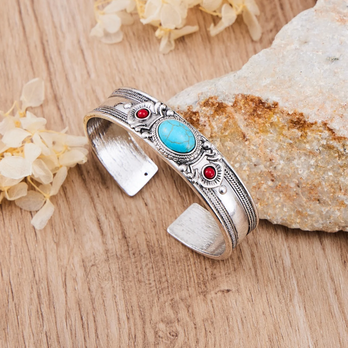 Bohemia Oval Blue Stone Cuff Bracelet For Woman Hand Accessories Vintage New Ladies Jewelry Open Bracelet