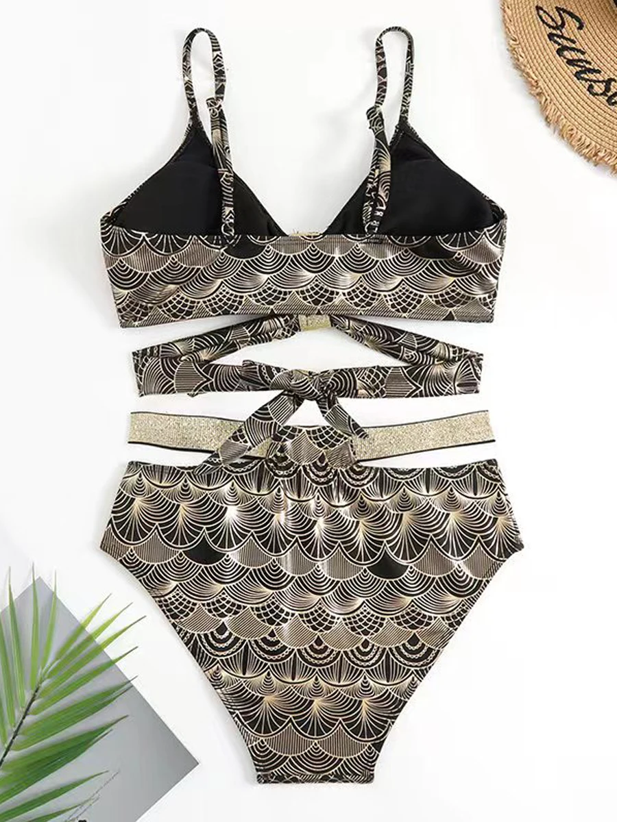 2025 Sexy Strape Bikini Donna Vita alta Costume da bagno dorato Stampa Costumi da bagno Bagnanti femminili Costume da bagno Cravatta posteriore Beachwear