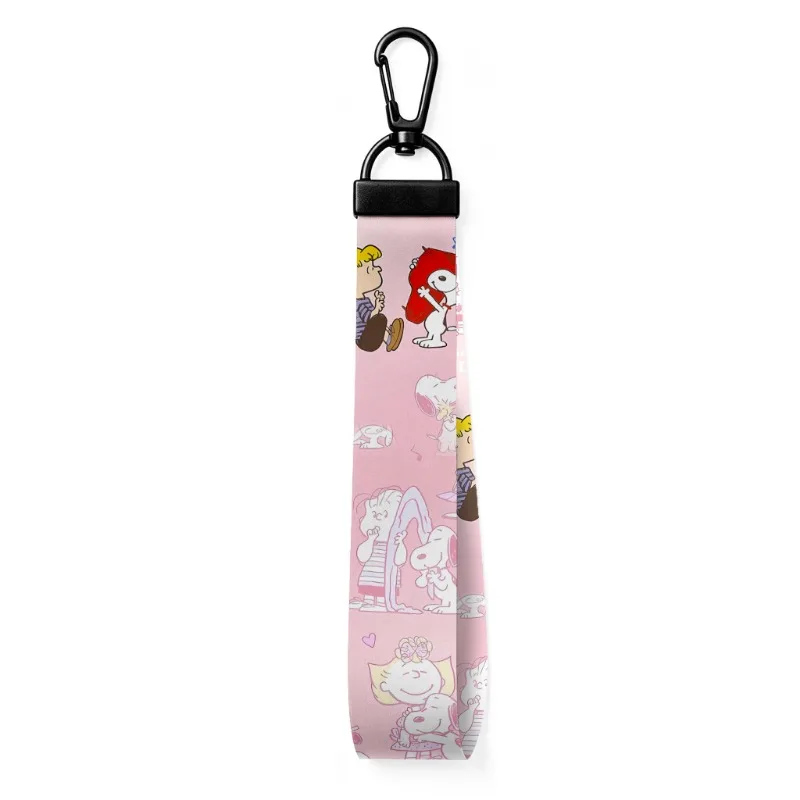 Snoopys Keychain Cartoon Anime Pattern Keychain Bag Decorations Creative Keychains Unisex Outdoor Fashion Keyring Party Gifts