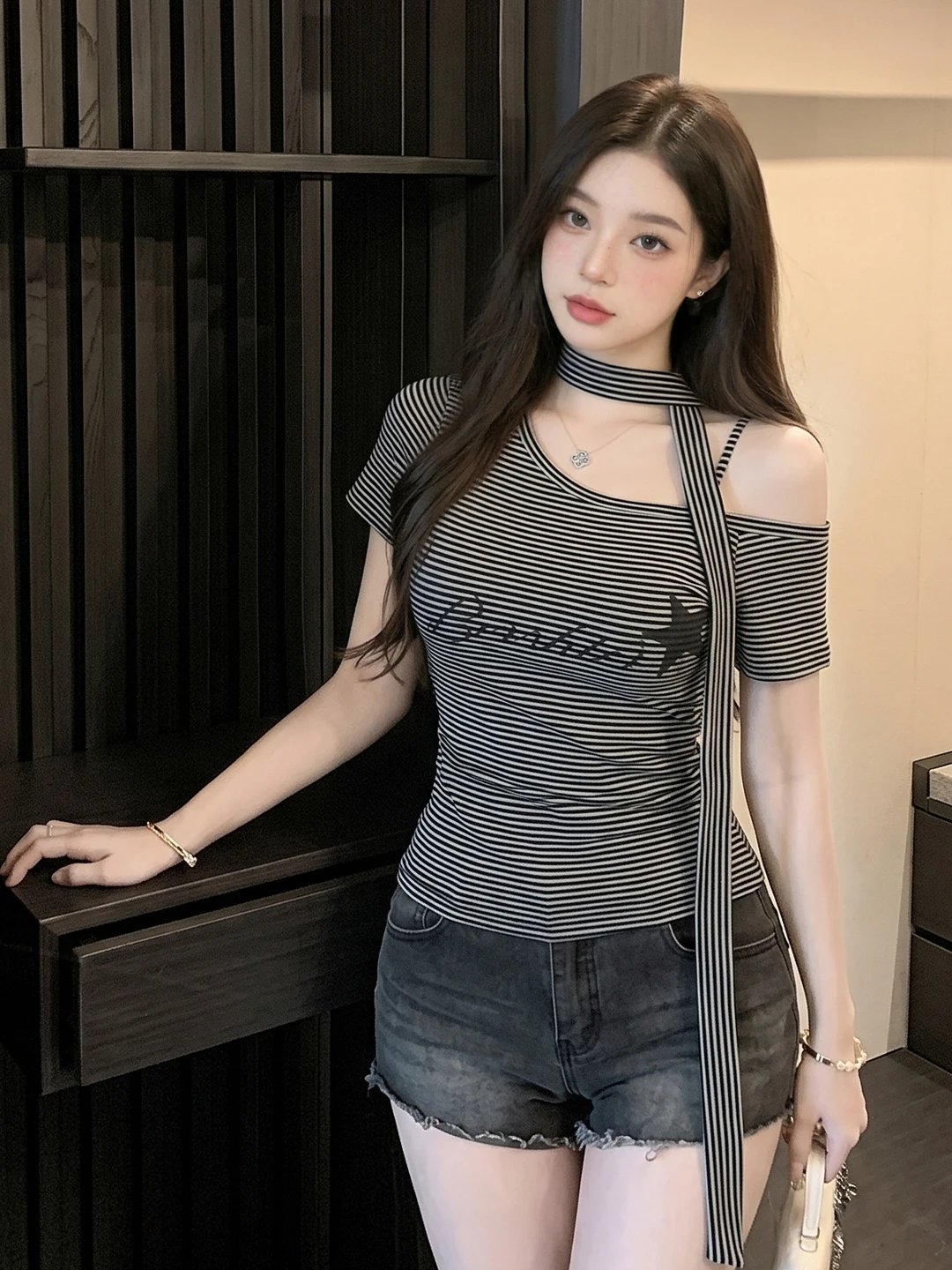 

Slim Fit Striped Shoulder Bared Short Sleeve T Shirt Women's Summer New Design Korean American Style Hot Girl Cool Sweet Top