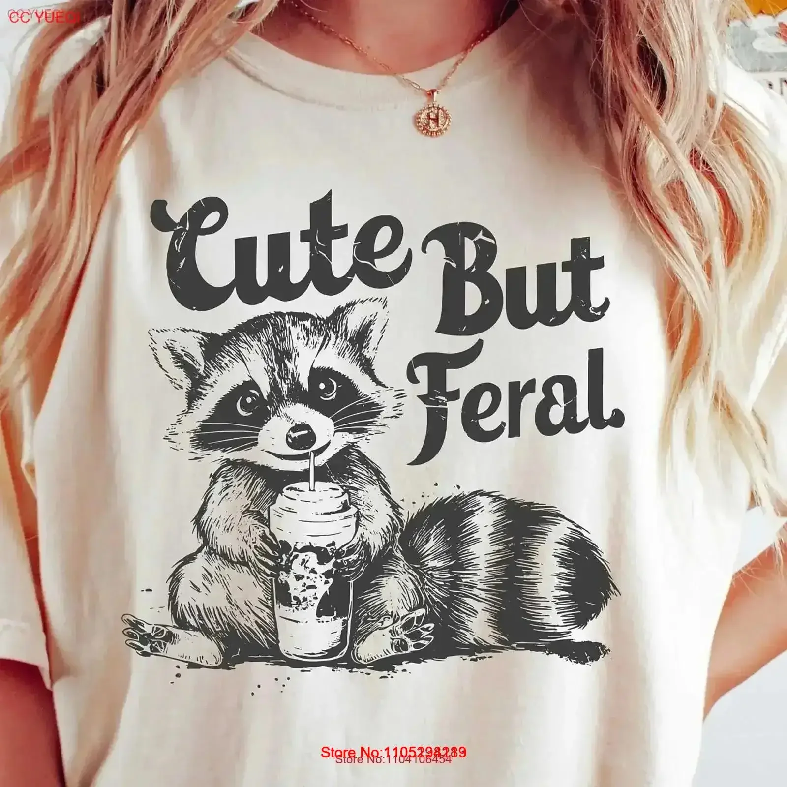 Cute But Feral Raccoon T Shirt Funny Meme Trash Racoon Cowgirl Western Rodeo vintage Washed Stretched homme Soft Slightly