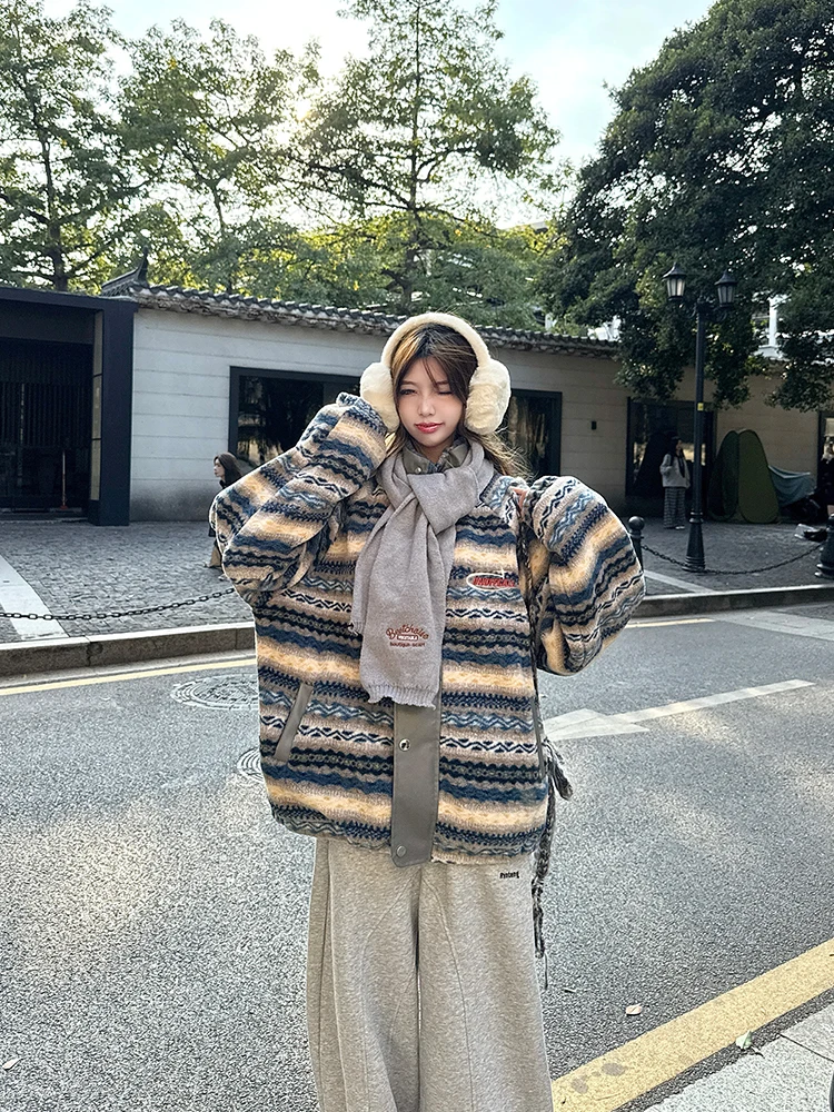 lixiaoyan-design-retro-sens-ethnique-sle-couleur-blo-raye-couple-coton-jaet-femmes-hiver-americain-agneau-velours-manteau