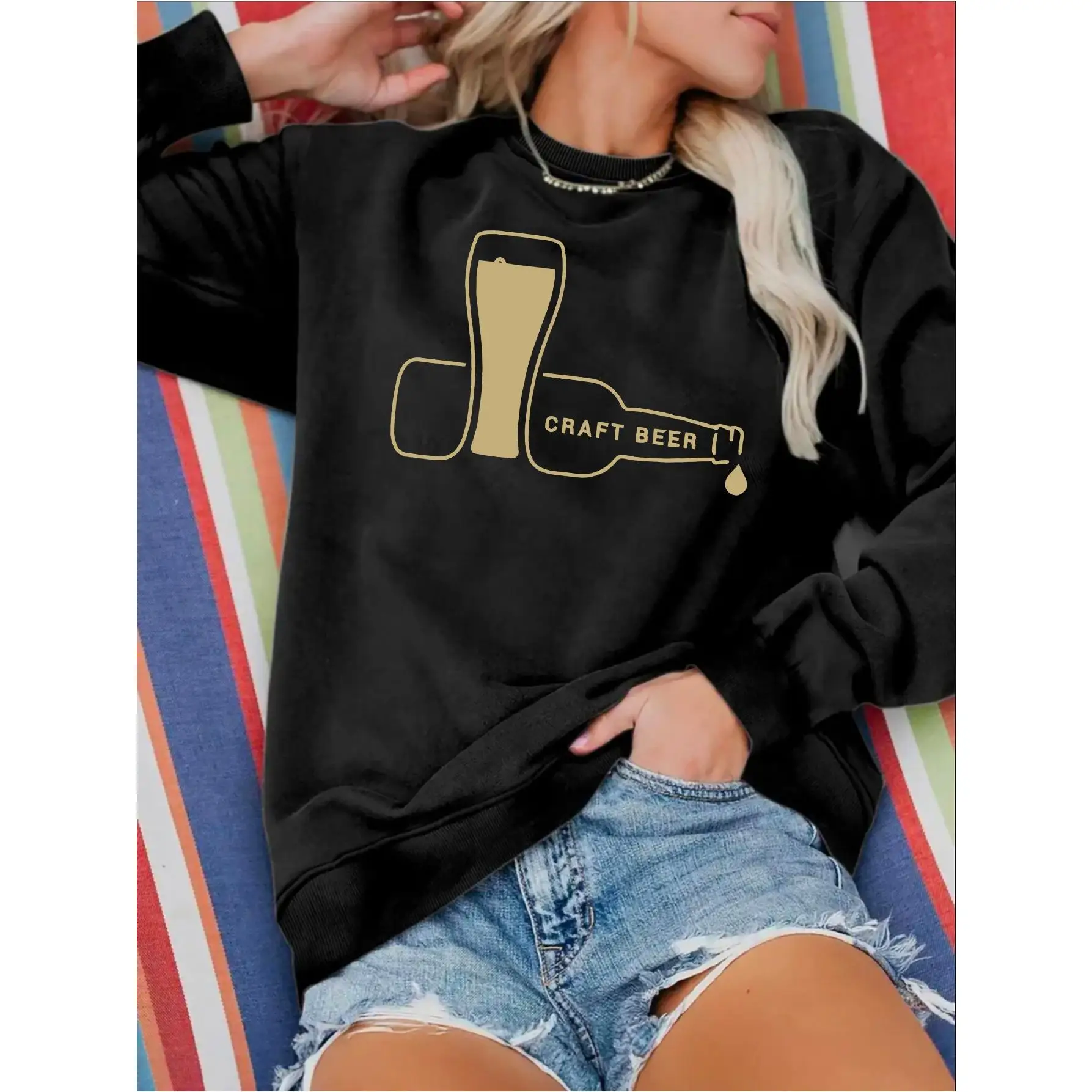 

Craft Beer Lover Sweatshirt Women's Funny Beer Glass Graphic Pullover, Fall Winter Casual Brewery Party Gift Top
