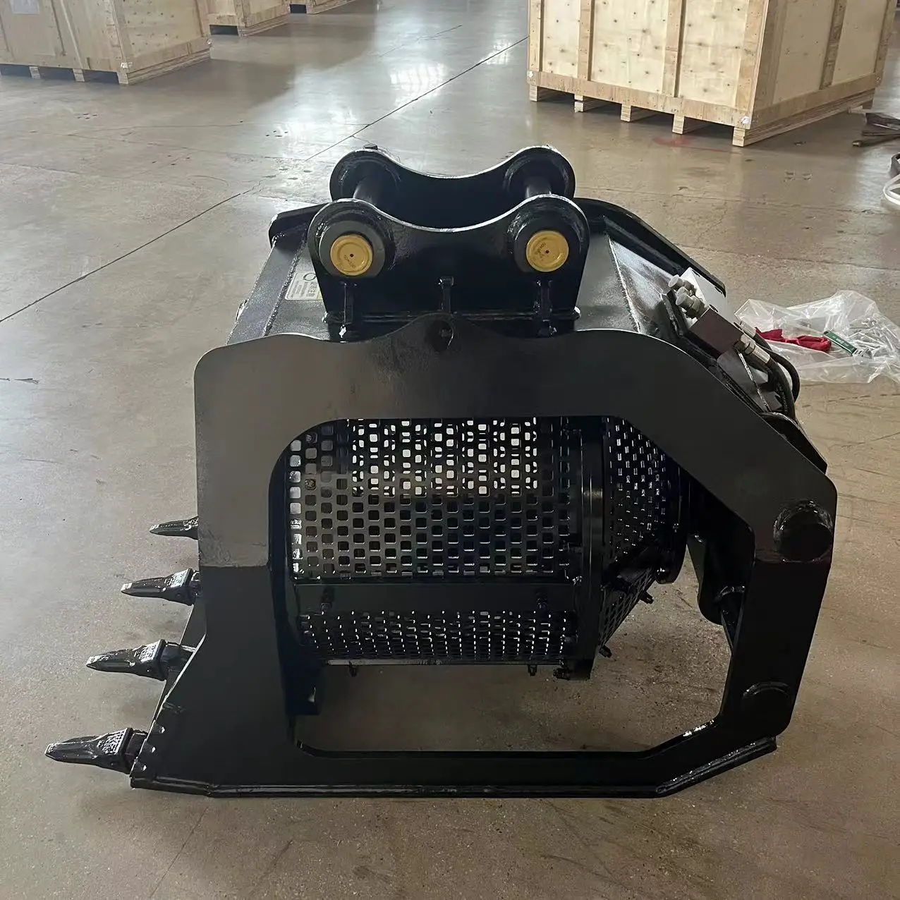 DHG-4,5-10 Tons Hydraulic Rotating Excavator Screening Bucket For Stone Screening Use