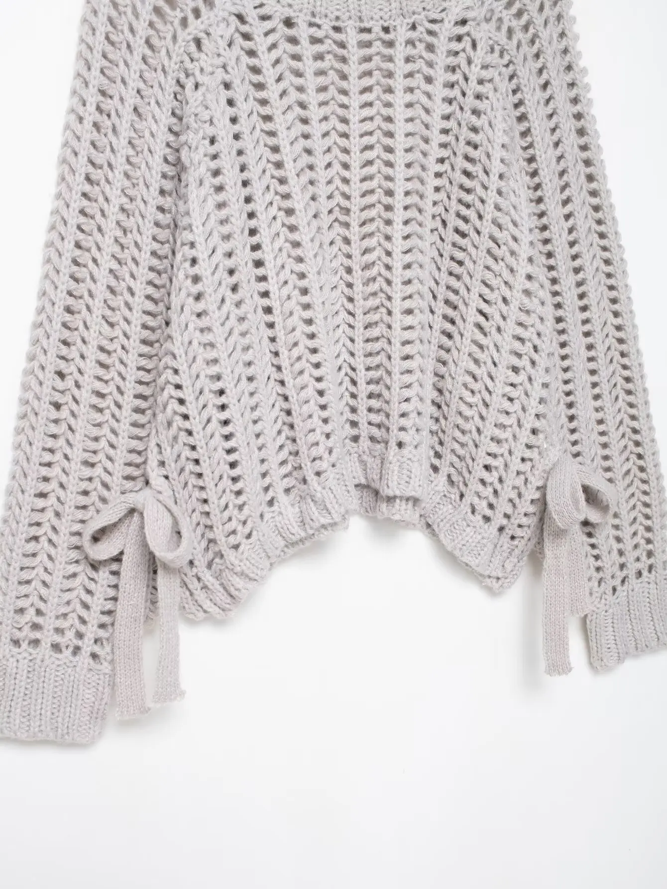 เสื้อสเวตเตอร์ไหมพรมแขนยาวทรงหลวม ดีไซน์เก๋ไก๋ แต่งลายฉลุ  สำหรับผู้หญิง  คอลเลคชั่นฤดูใบไม้ร่วง ปี 2025  รุ่นใหม่  แฟชั่นหรูหรา เซ็กซี่