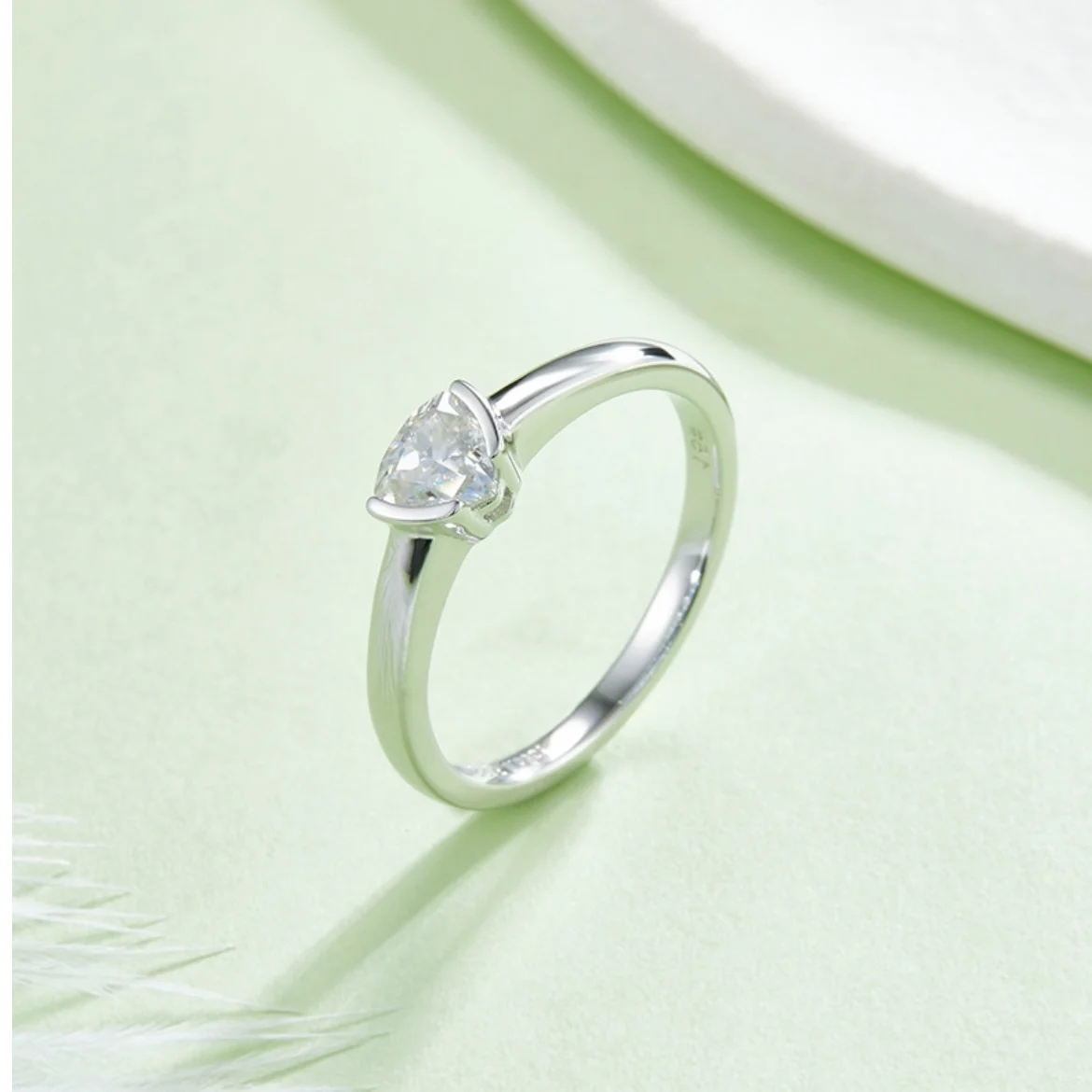 

Кольцо из серебра 925 пробы с покрытием из белого золота Trilliont Triangle Cut 0,5CTS Белый D Кольца с бриллиантами из муассанита