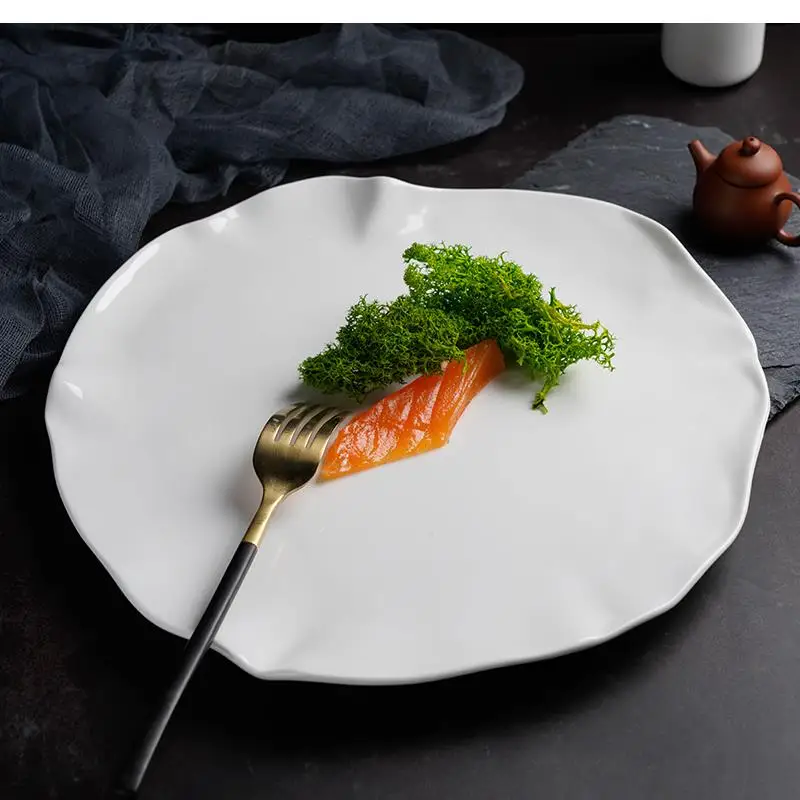 

12 Inch White Ceramic Dinner Plate Western Food Steak Household Dish Special-shaped Lace Round Tableware Restaurant