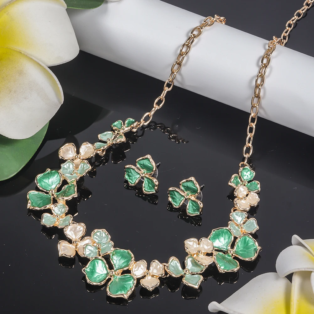 New in Flower Necklace Exquisite Wedding Chokers Unique Jewelry Fashion Statement Luxurious Accessory Necklaces for Women 2023