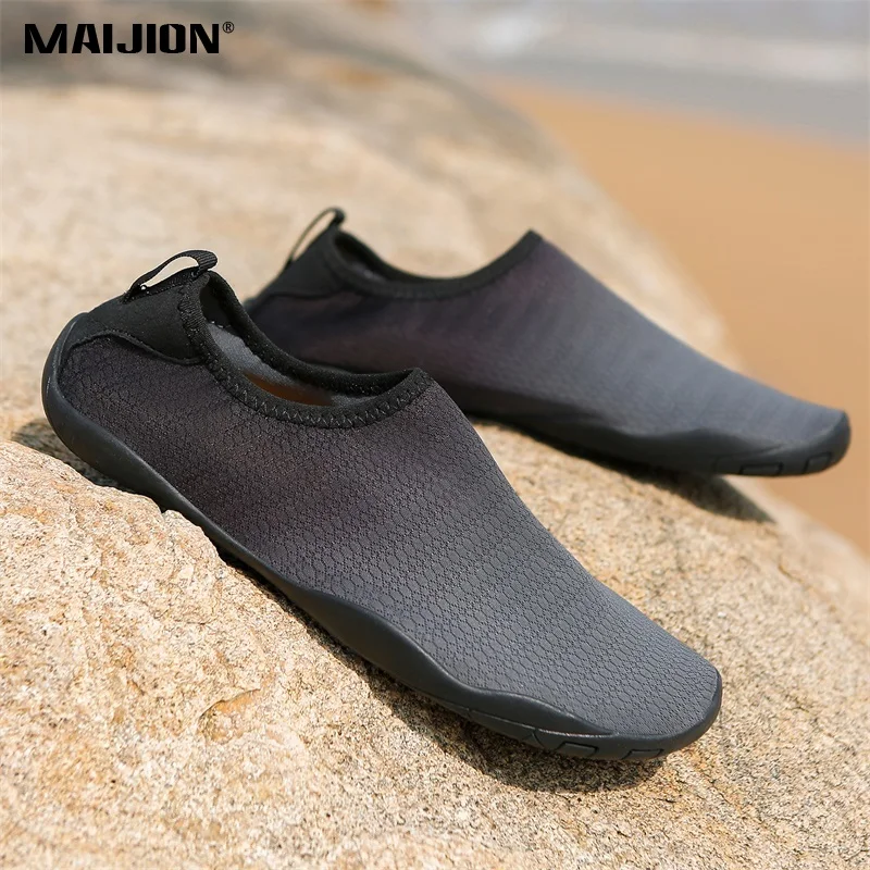 Quick Dry Men Beach Aqua Shoes Women Breathable Non-slip Outdoor Wading Shoes for Lake Seaside Walking Surfing Light Aqua Shoes