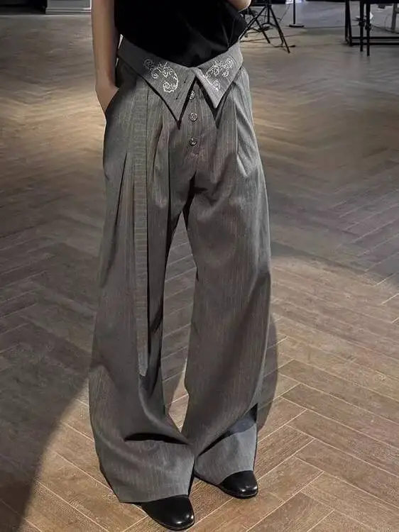 

Японские плиссированные прямые брюки в полоску с вышивкой High Street для мужчин, свободные длинные брюки с ленточным дизайном, серые