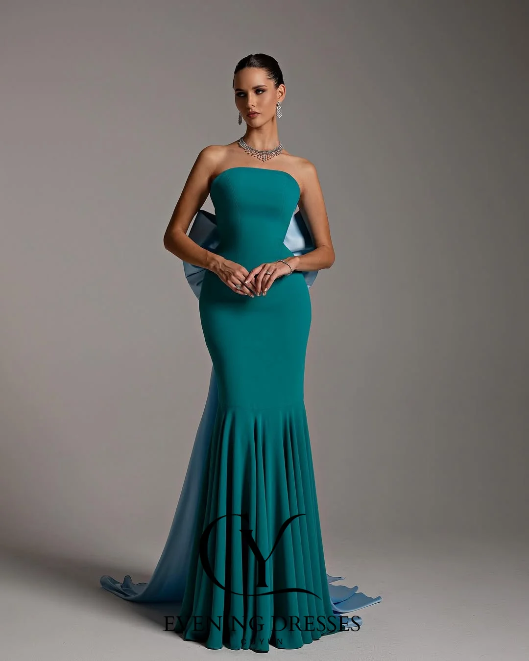 فساتين سهرة أنيقة بحورية البحر من CUYUN مع ذيل فيونكة بدون حمالات وثنيات للنساء فساتين حفلات رسمية مخصصة للسيدات