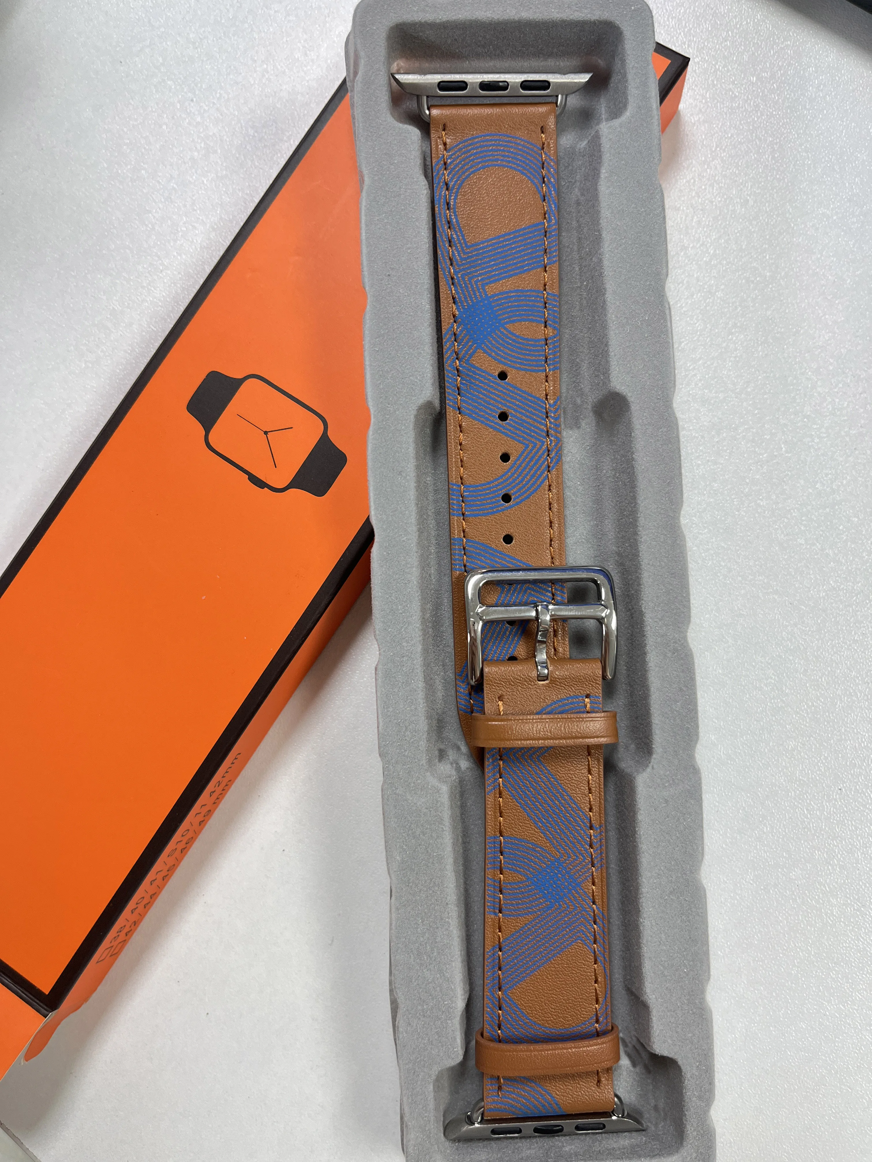 Bracelet en cuir à boucle unique pour Apple Watch, 44mm, 45mm, 41, 42mm, pour iWatch série 11, 10, 46mm, Ultra 3, 2, 49mm, avec Logo