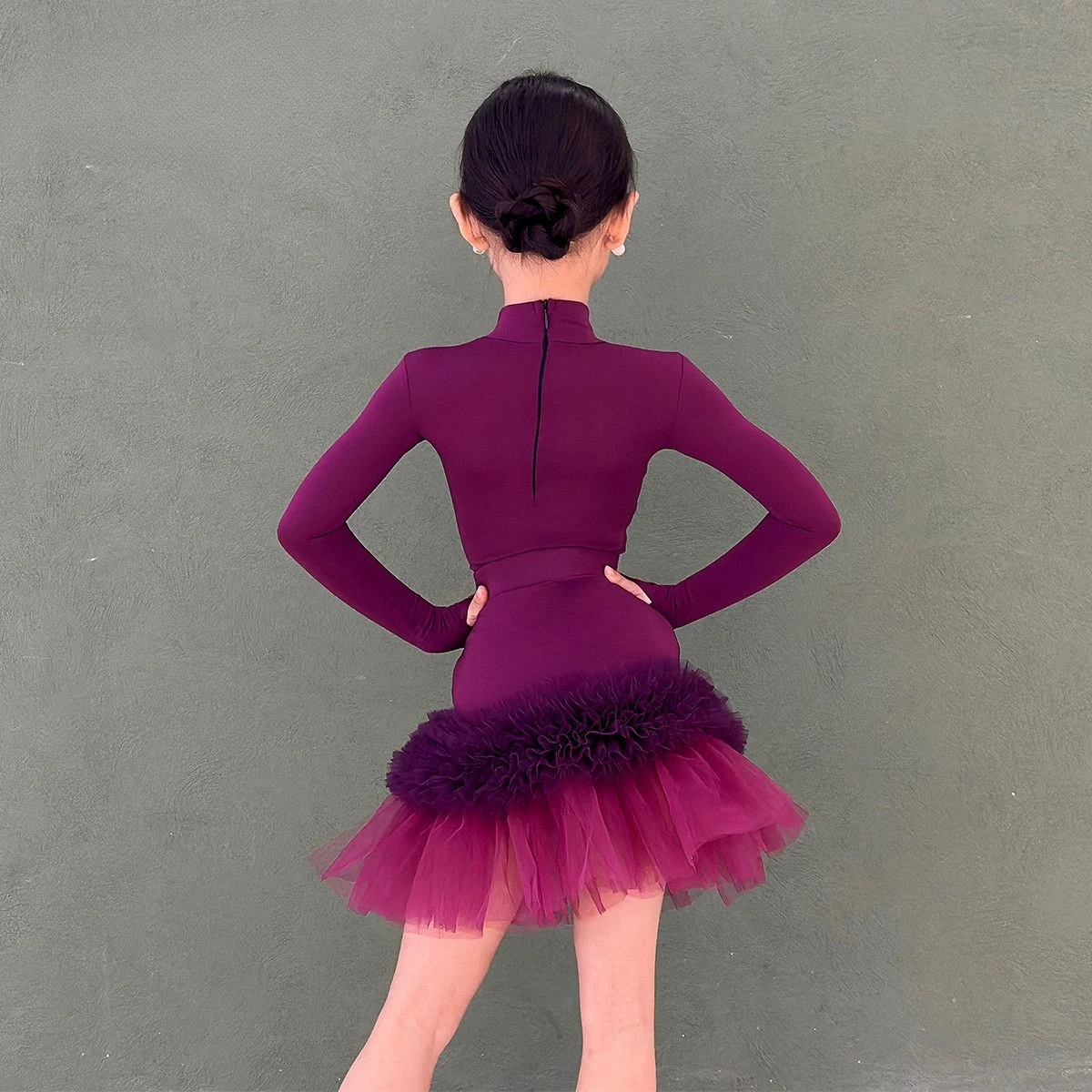 

2026 Girls Long Sleeve Latin Dance Dress Ruffle Tutu Skirt Kids Performance Competition Rumba Cha Cha Tango Costume Autumn