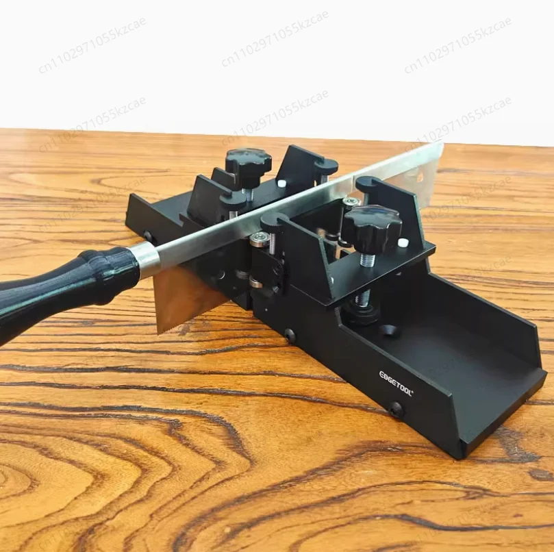 

Набор инструментов для изготовления гитар: регулируемый гибочный инструмент для ладов, шлифовальные блоки для формирования радиуса, пила для переплёта ладов и инструменты для обработки грифа для сборки гитар.