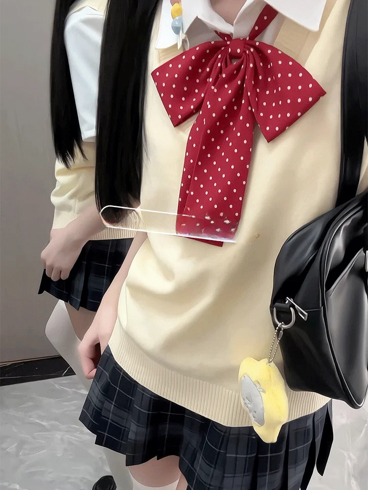 

Желтый вязаный жилет-топ женский, тонкий, в стиле колледж, оригинальный комплект с юбкой JK, клетчатая юбка, комплект из двух предметов, с V-образным вырезом