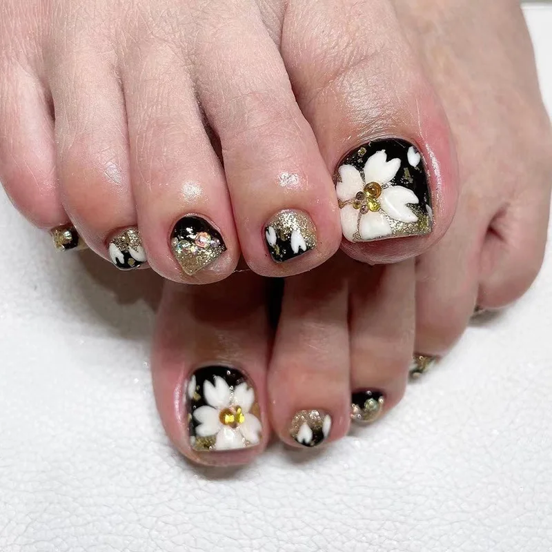 

24Pcs Short Square Press on Nails Flower Rhinestone False Toenails Shiny Powder Oblique French Wearable Full Cover Fake Nail Tip