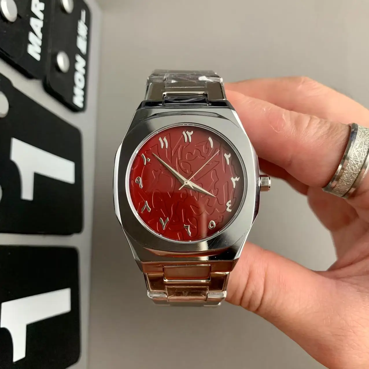 Square Men's Quartz Watches  Simple Daily and Elegant Watch Creative Relief Pattern Digital Scale Color Dial Steel Wristwatch